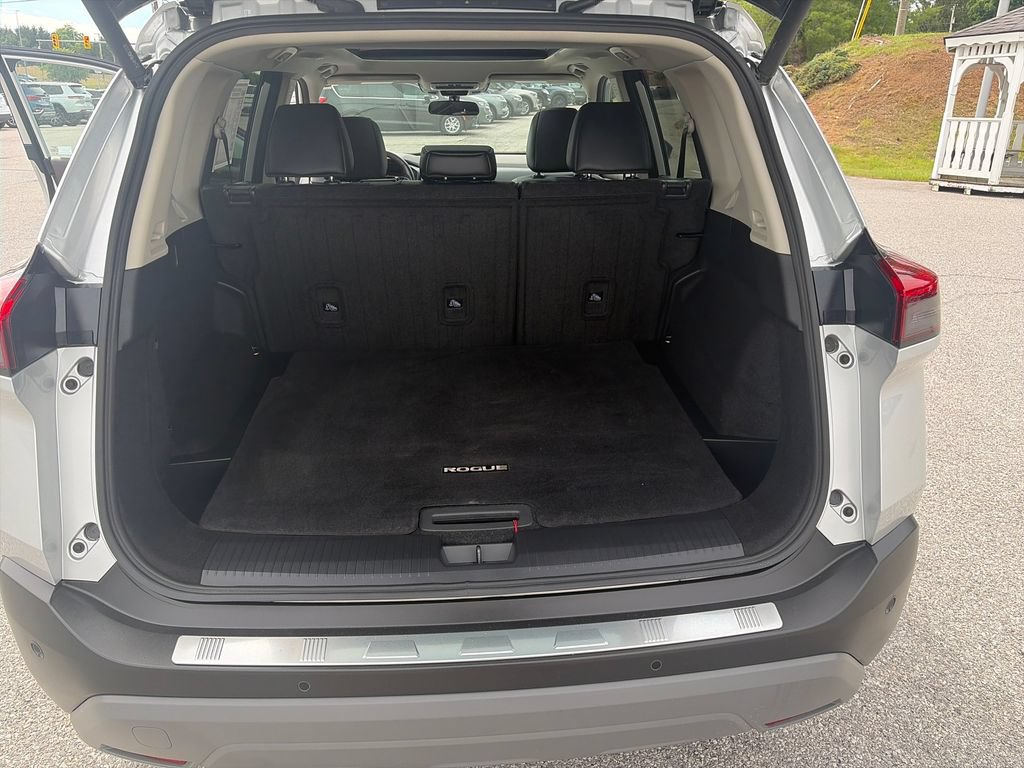 Used 2023 Nissan Rogue SV w/ SV Premium B Package FWD image 23