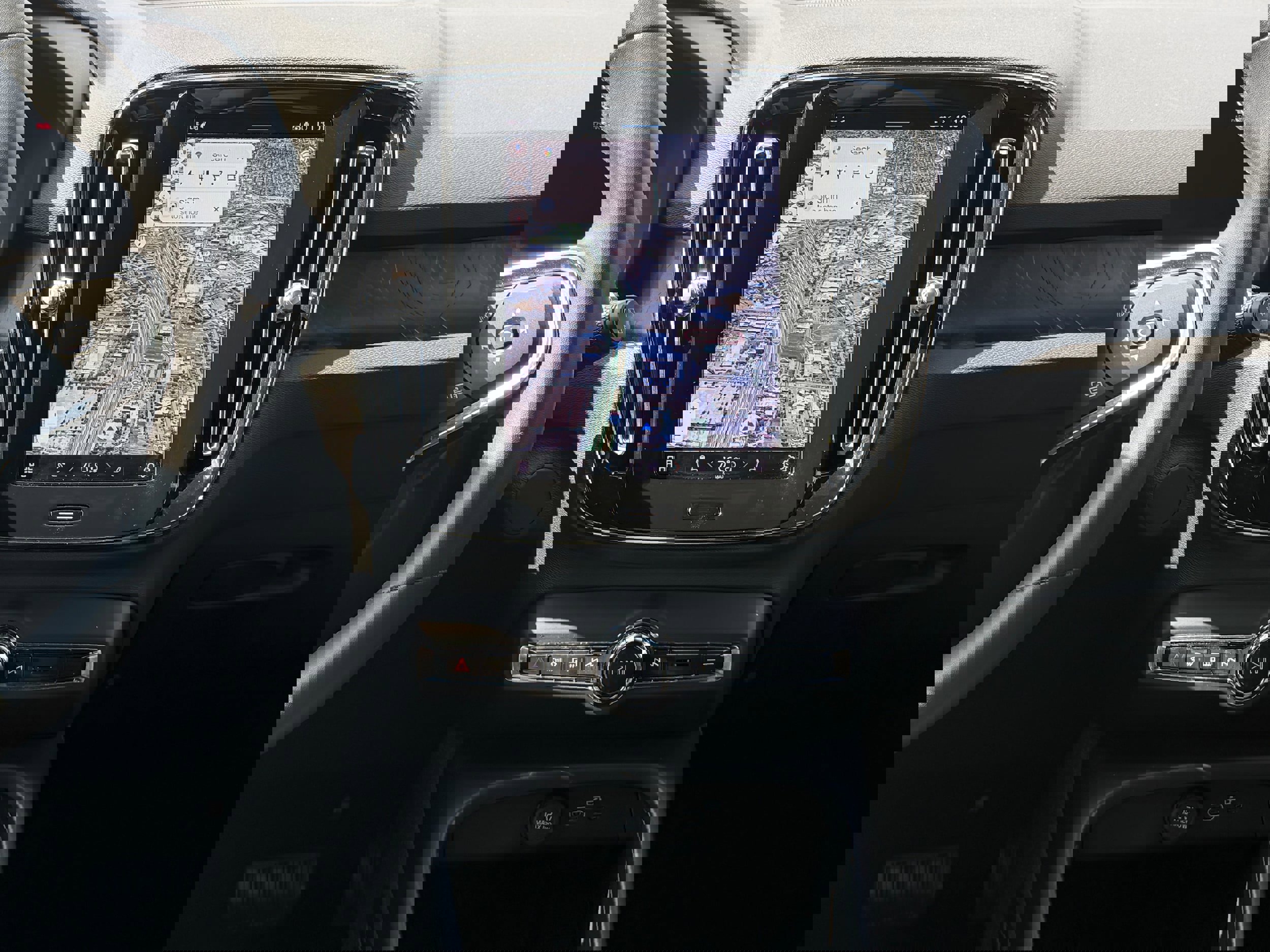 Certified 2024 Volvo XC40 B5 Core image 15