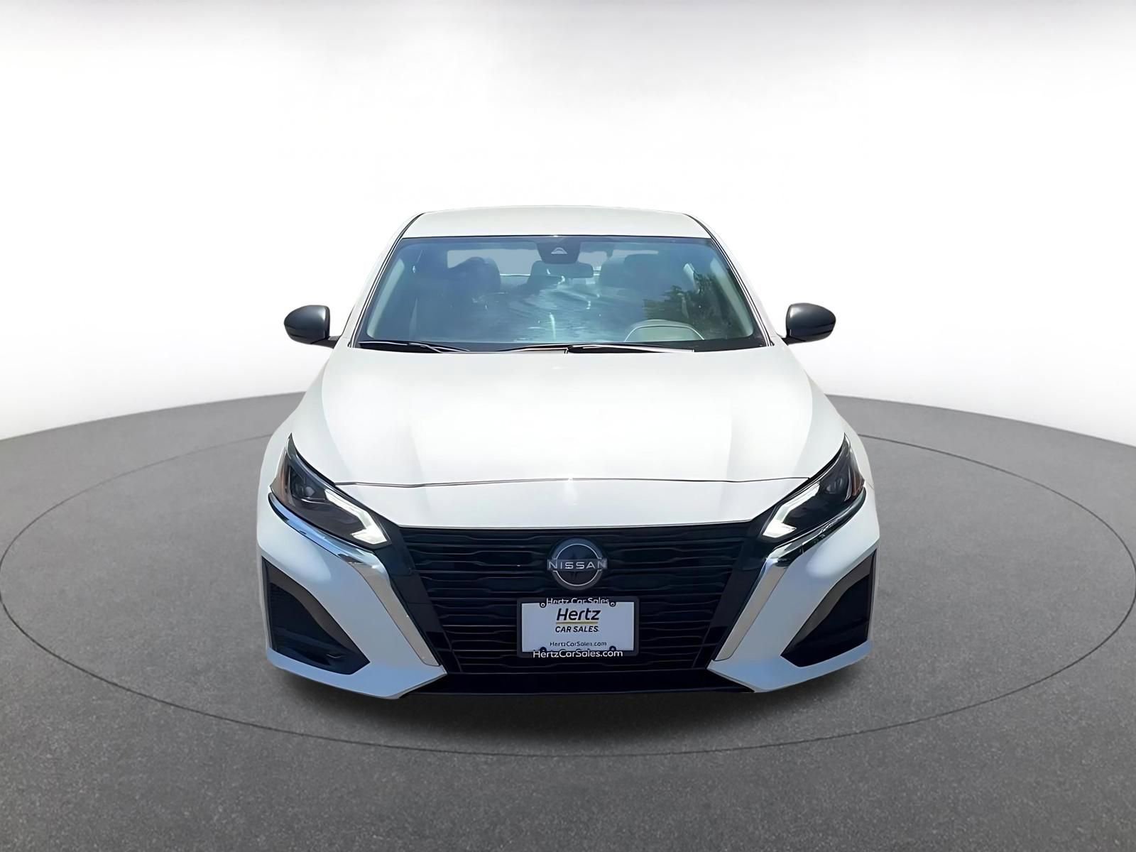 Used 2025 Nissan Altima 2.5 SV FWD image 4