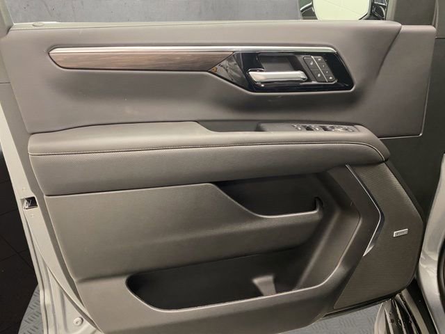 New 2026 Chevrolet Suburban Premier AWD/4WD image 30