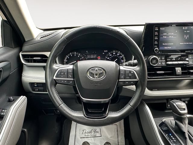Used 2020 Toyota Highlander XLE FWD image 12