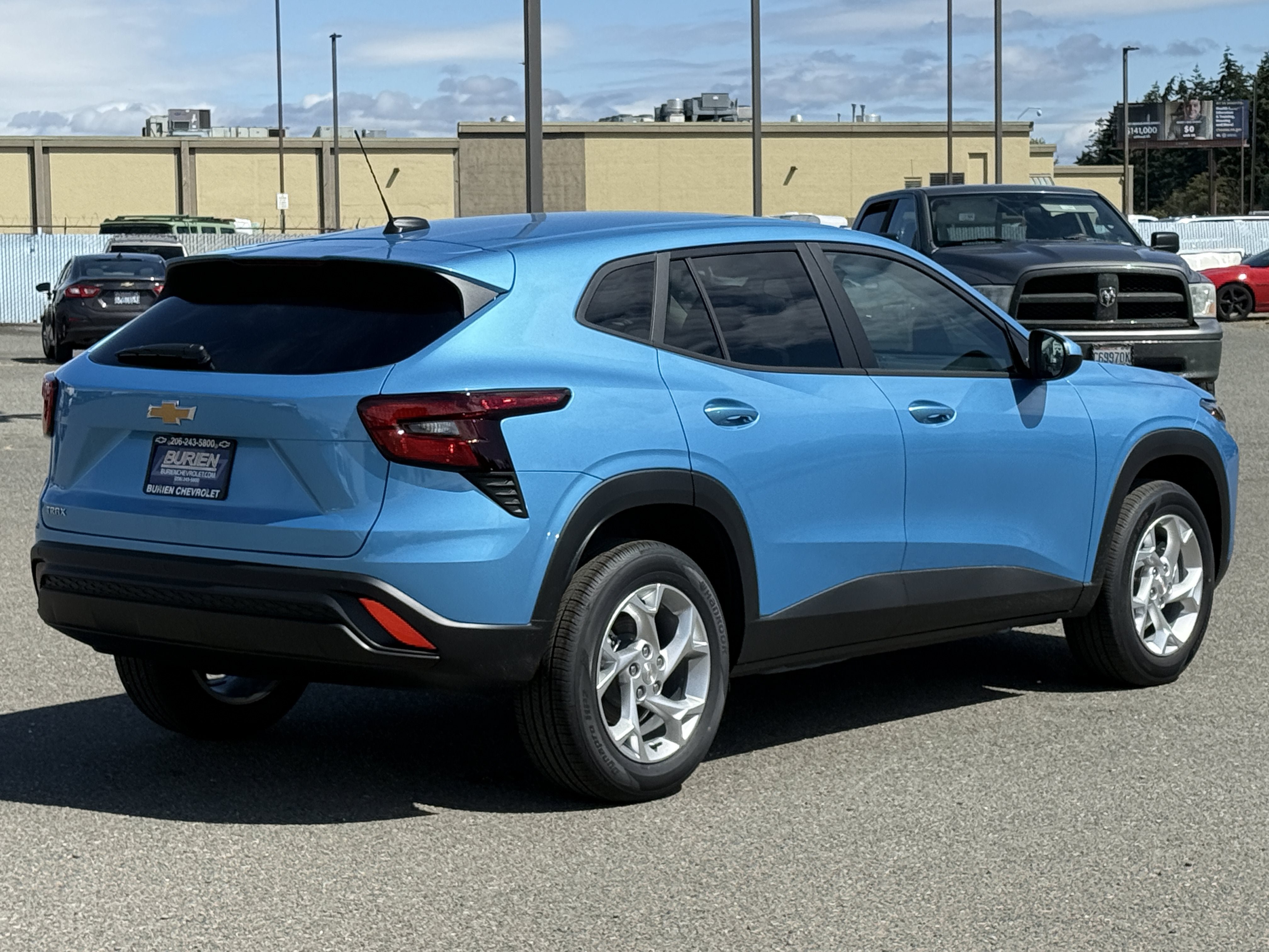 New 2026 Chevrolet Trax LS w/ LS Convenience Package FWD image 5