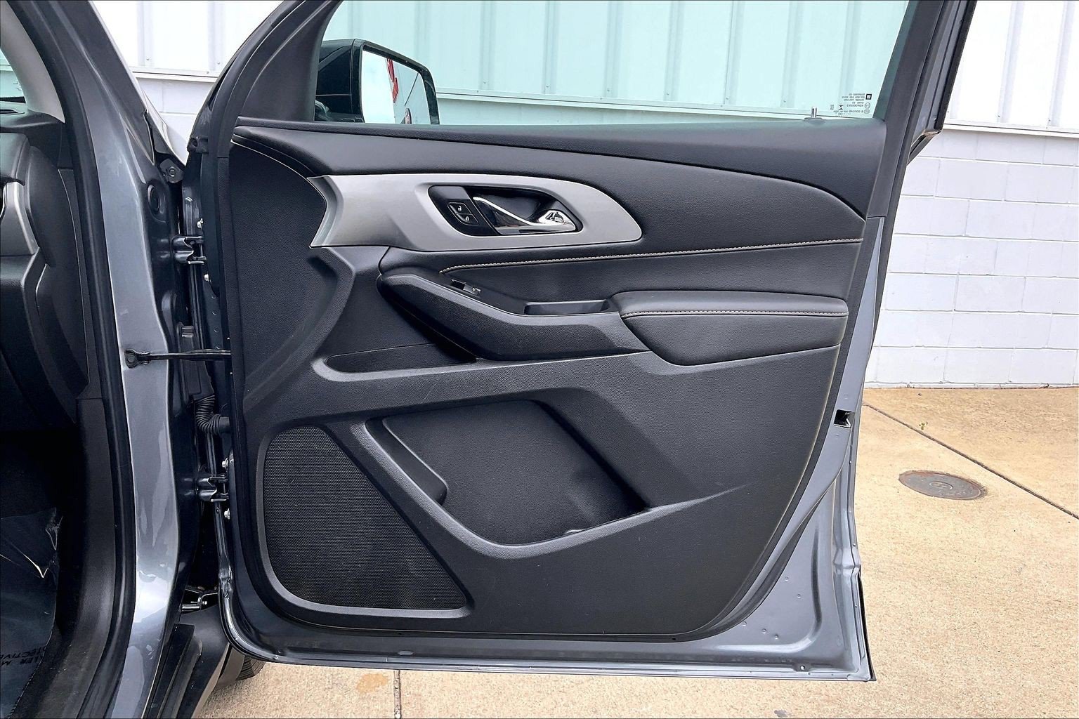 Used 2020 Chevrolet Traverse LS FWD image 28