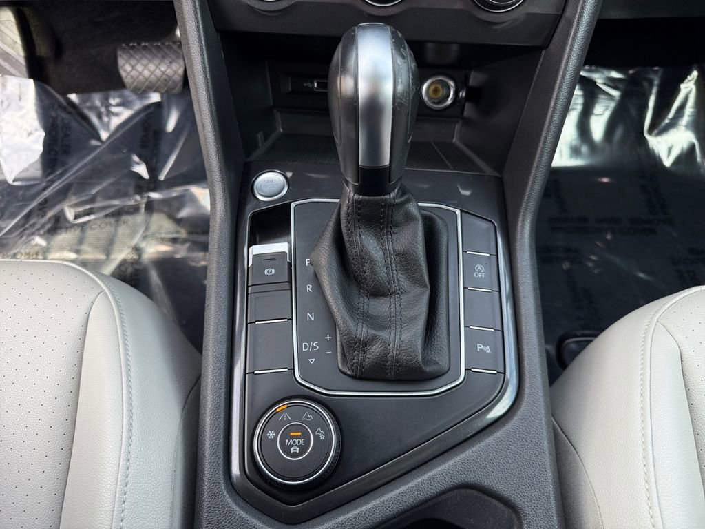 Used 2020 Volkswagen Tiguan SEL image 19