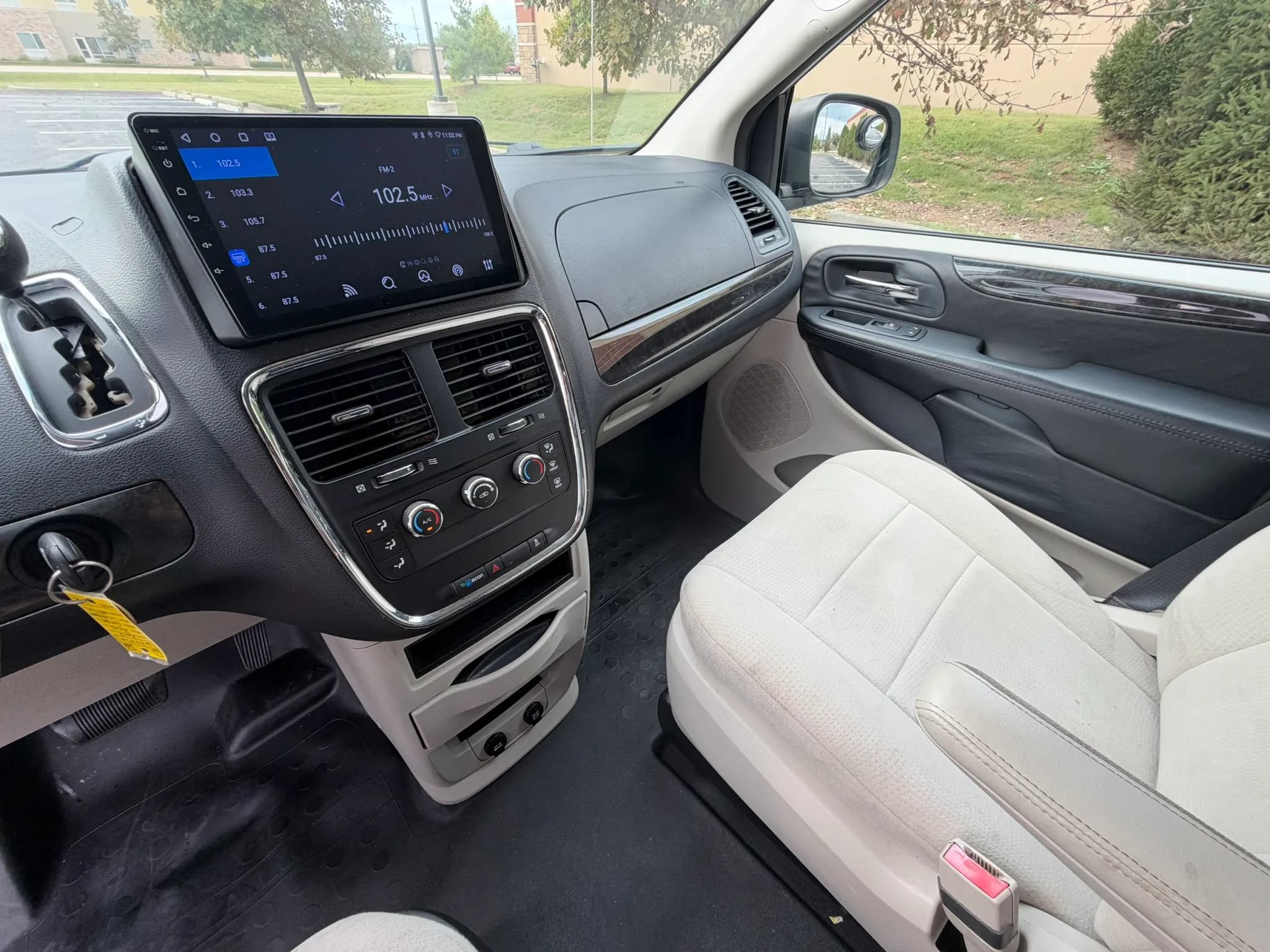 Used 2015 RAM C/V Tradesman FWD image 16