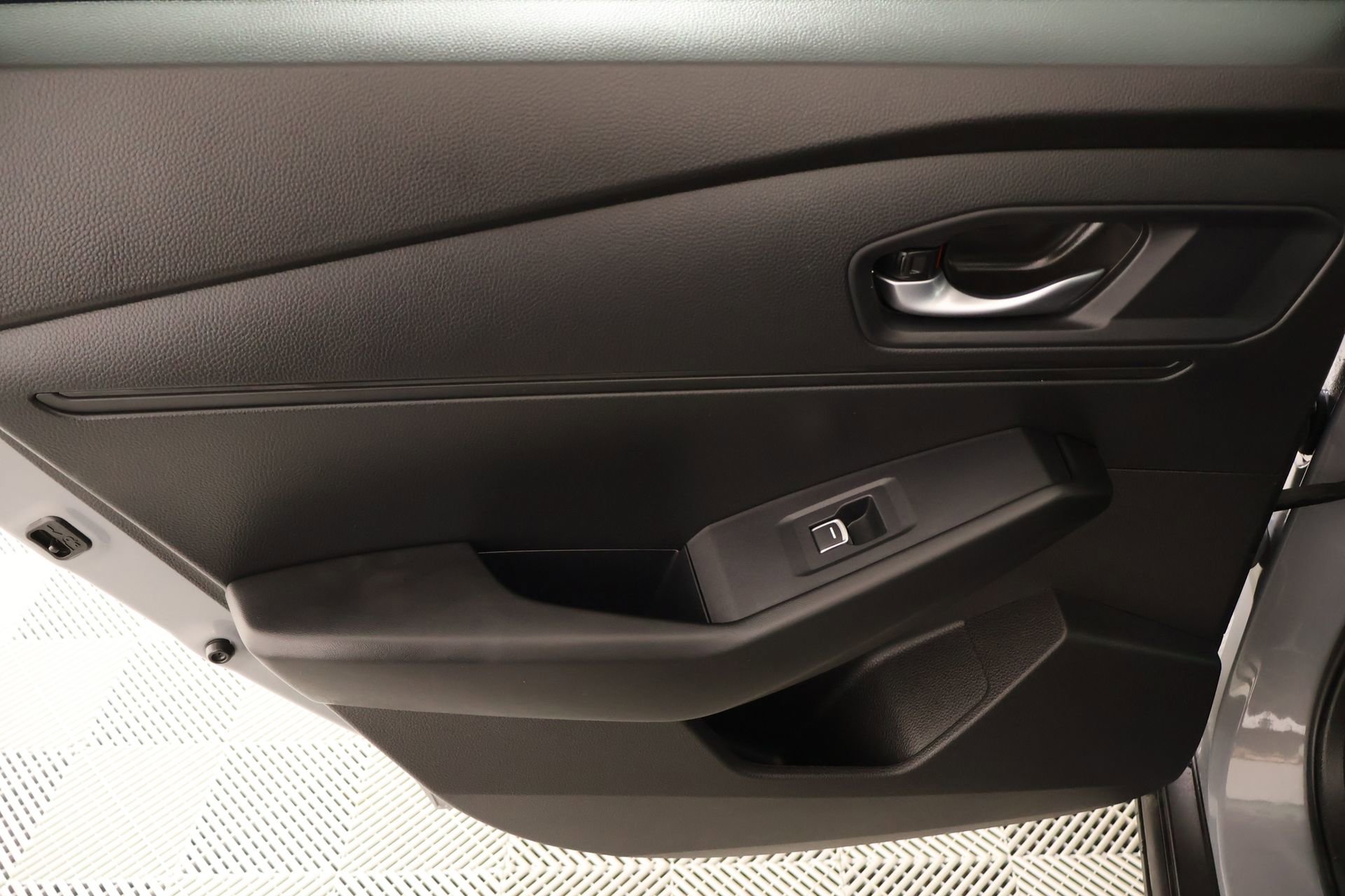 Used 2025 Honda Accord SE image 17