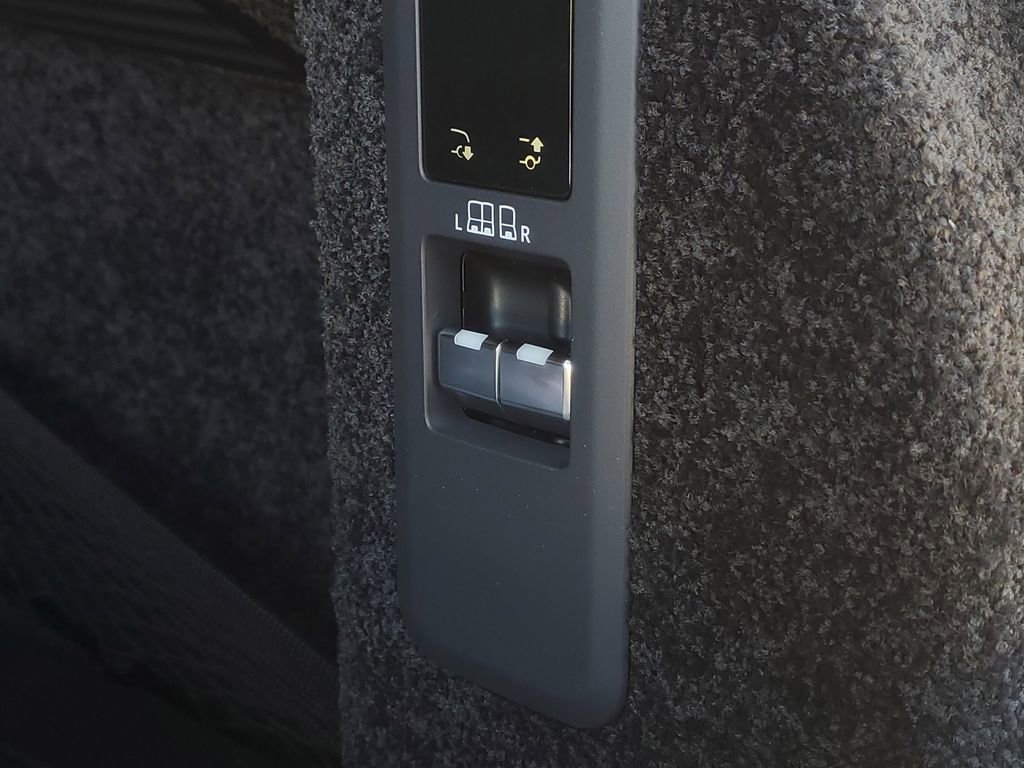 New 2026 Land Rover Range Rover SE image 29