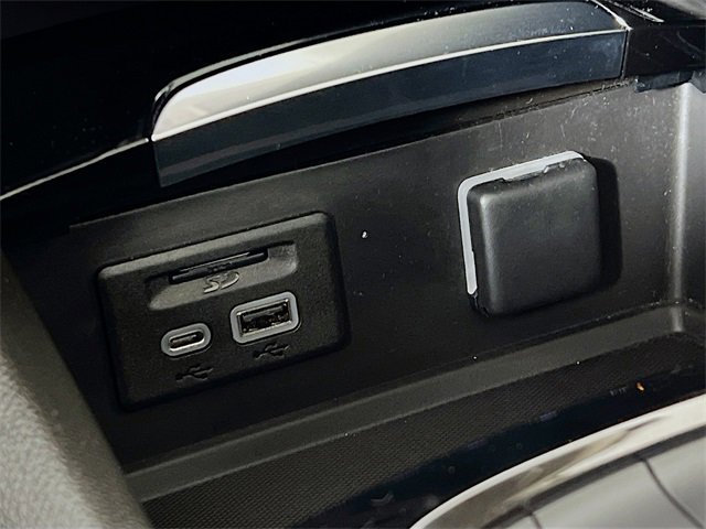 Used 2021 Buick Envision Essence w/ Technology Package I image 21