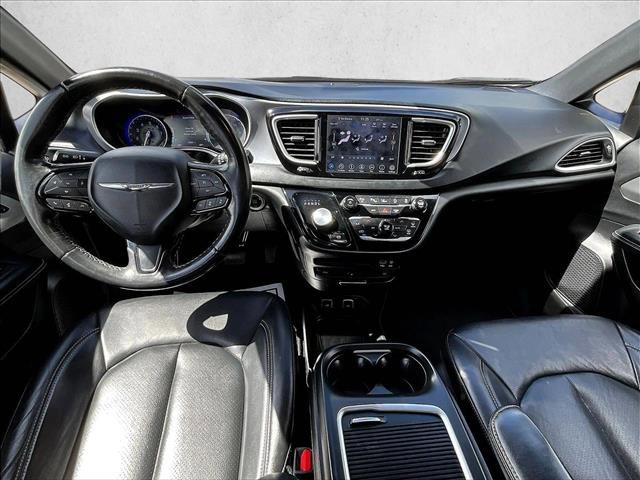 Used 2020 Chrysler Pacifica Touring-L Plus w/ Advanced Safetytec Group image 16