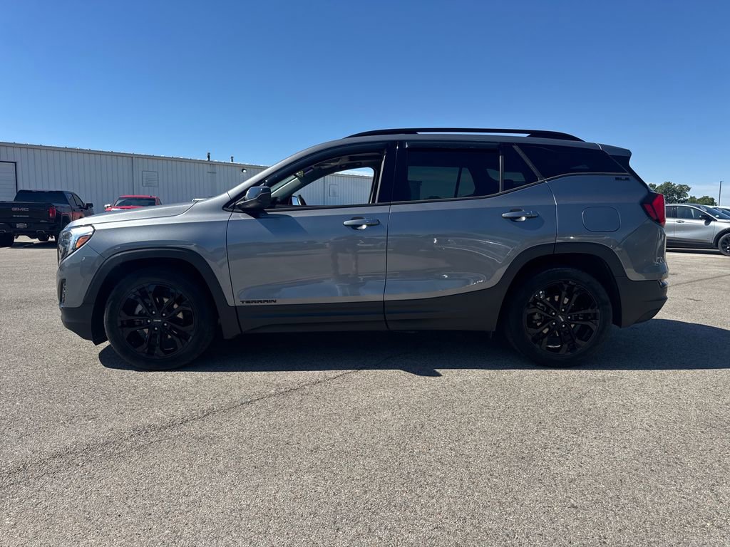 Used 2020 GMC Terrain SLE w/ Driver Convenience Package FWD image 3