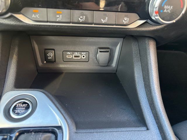 Used 2024 Nissan Sentra SV image 28