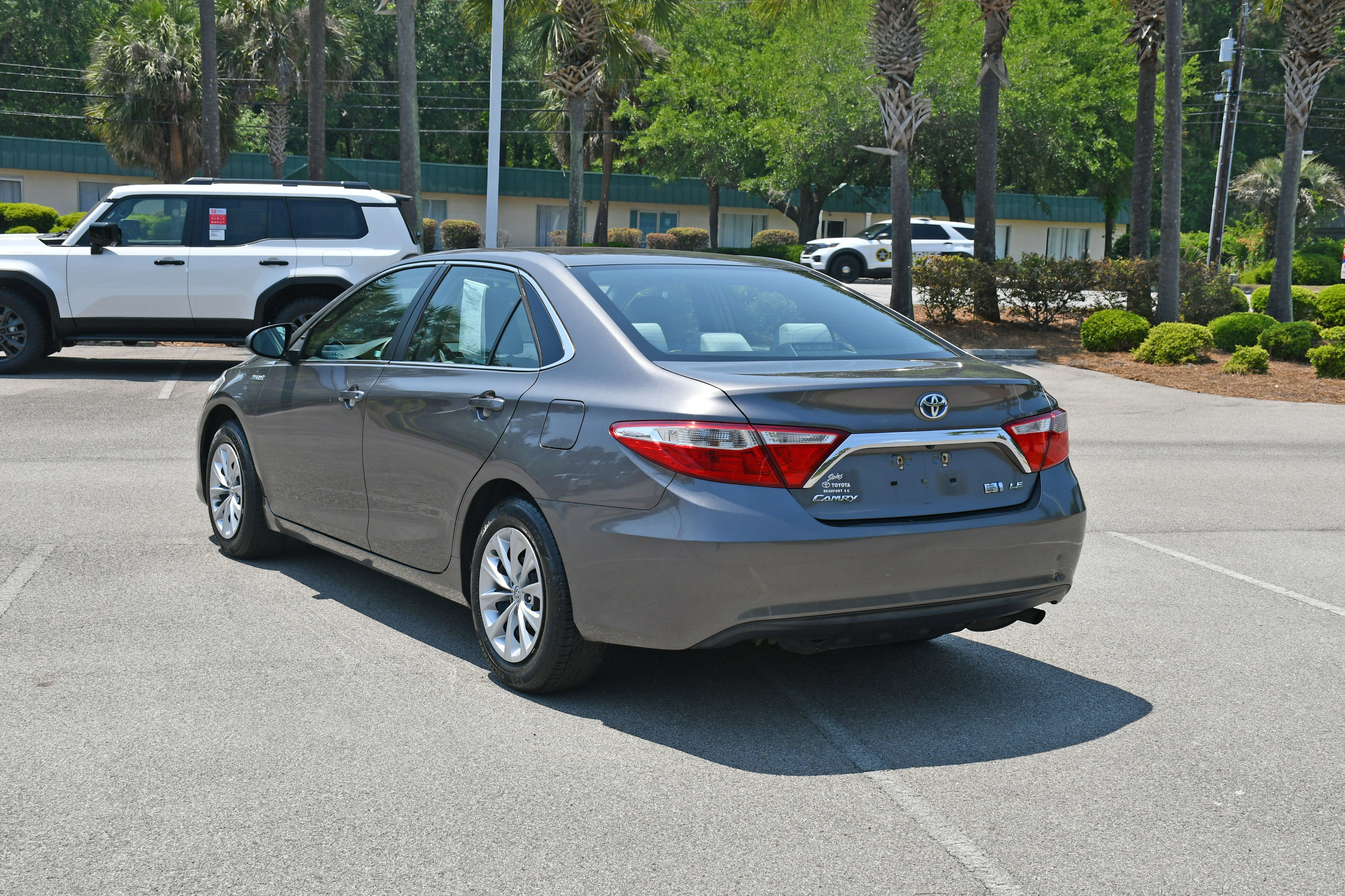 Used 2017 Toyota Camry LE FWD image 4