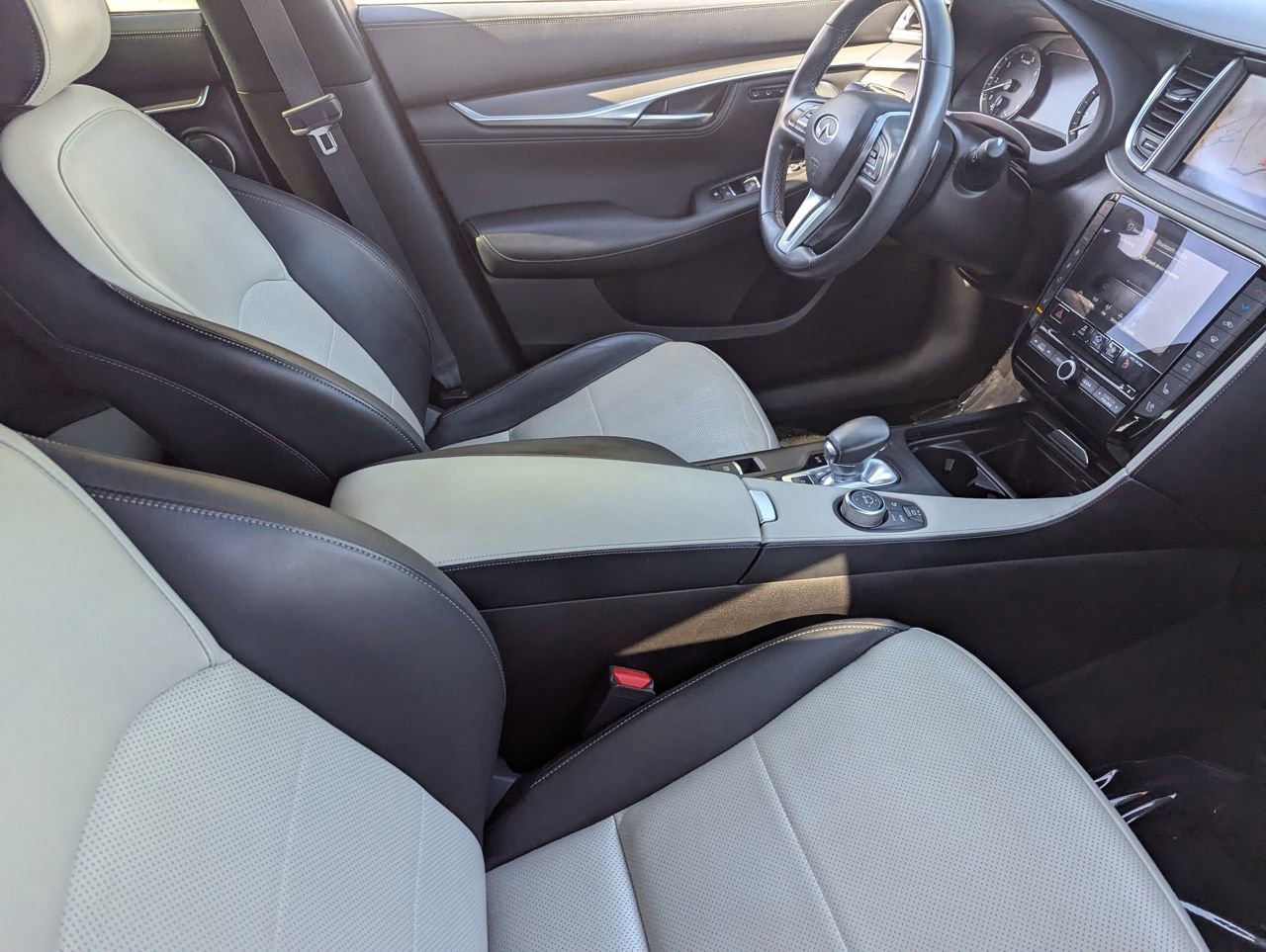 Certified 2023 INFINITI QX55 Essential image 12