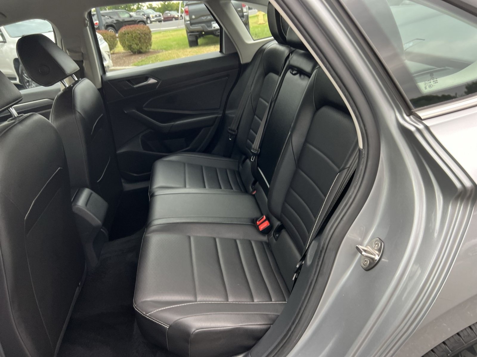 Used 2022 Volkswagen Jetta SE FWD image 23