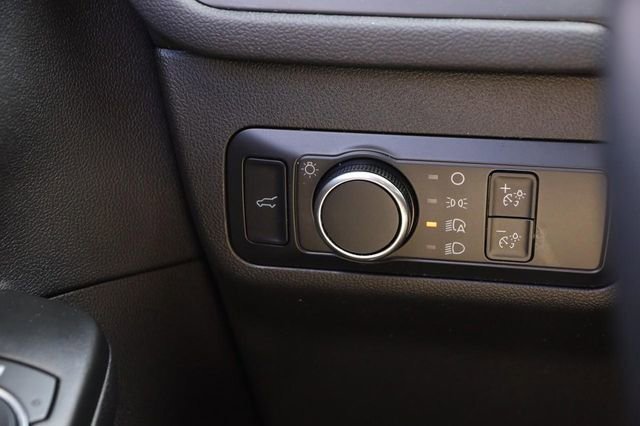 Used 2022 Ford Escape SE w/ Convenience Package FWD image 21