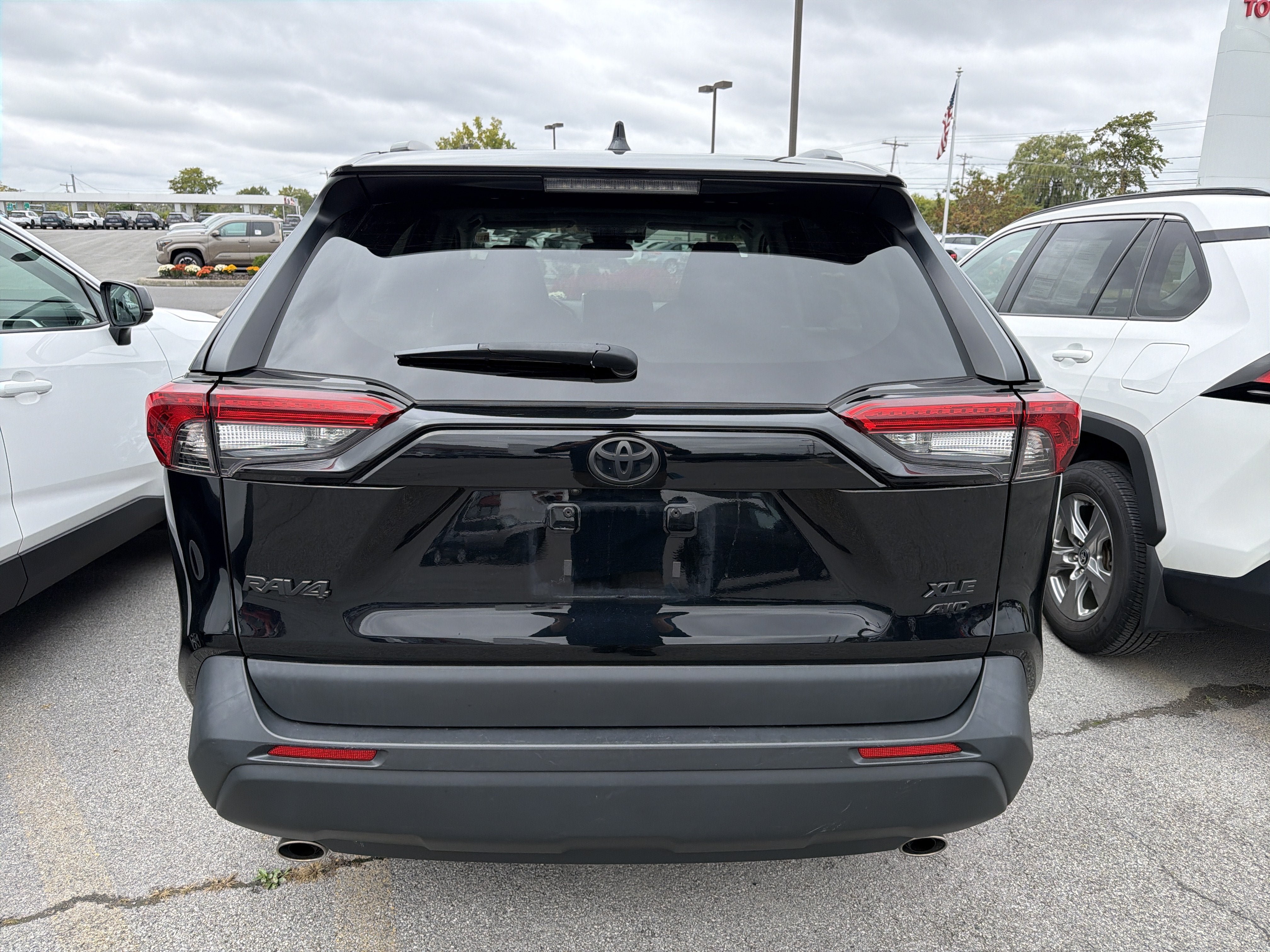 Used 2023 Toyota RAV4 XLE w/ Convenience Package AWD/4WD image 6