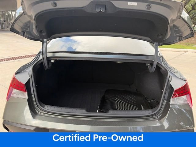 Used 2024 Hyundai Elantra Limited FWD image 5