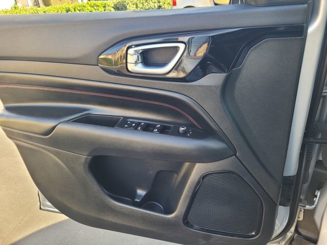 Used 2024 Jeep Compass Trailhawk image 13