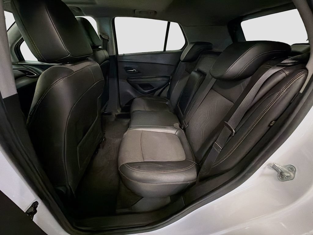 Used 2020 Chevrolet Trax LT w/ Sun & Sound Package FWD image 38