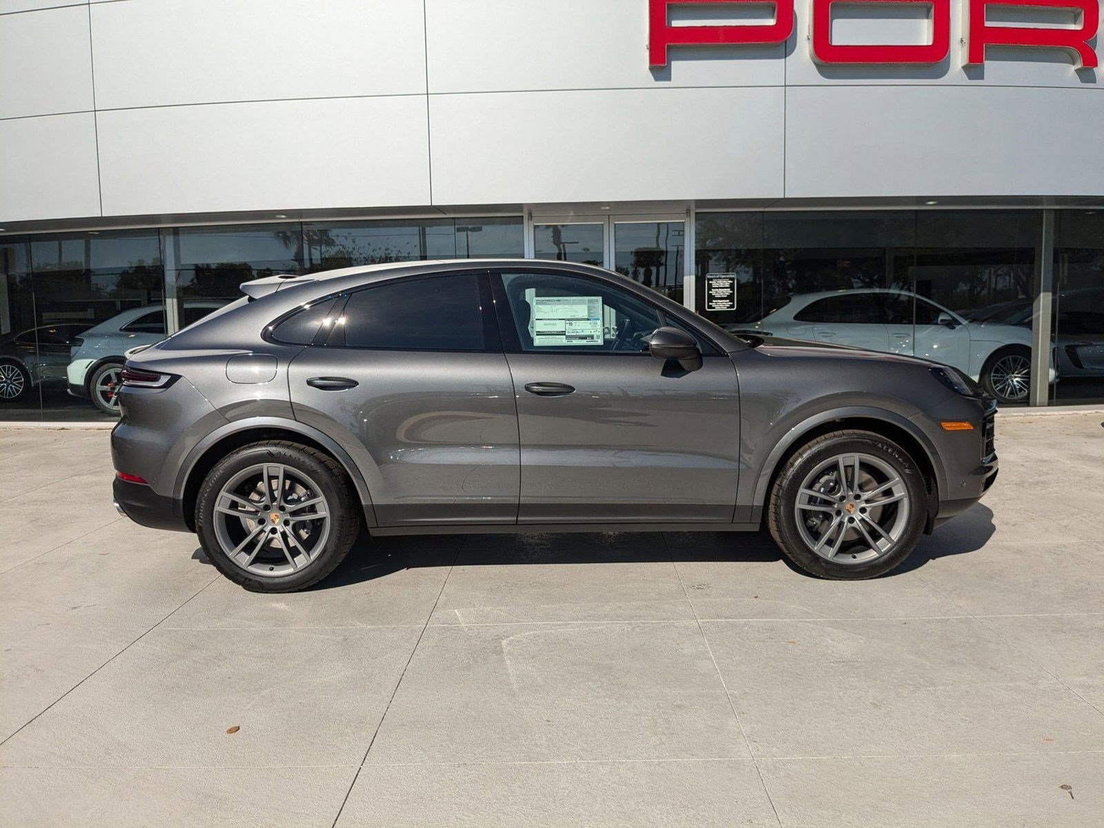 Certified 2025 Porsche Cayenne Coupe image 8