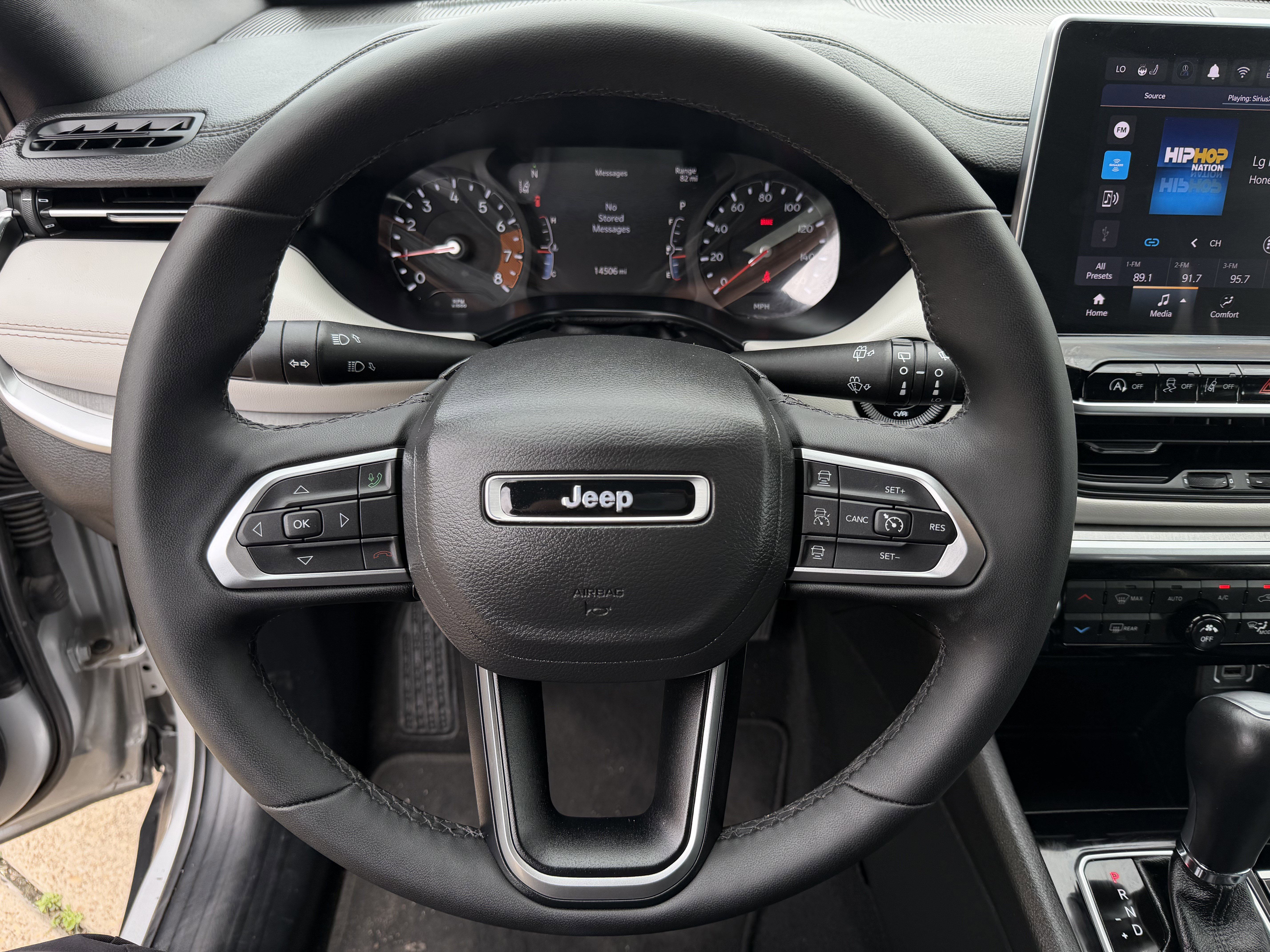 Used 2026 Jeep Compass Limited AWD/4WD image 19