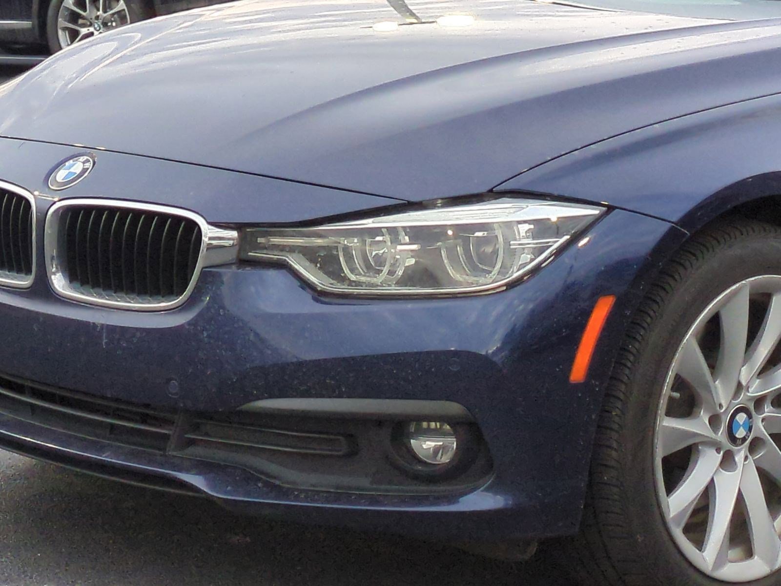 Used 2018 BMW 320i xDrive Sedan image 6