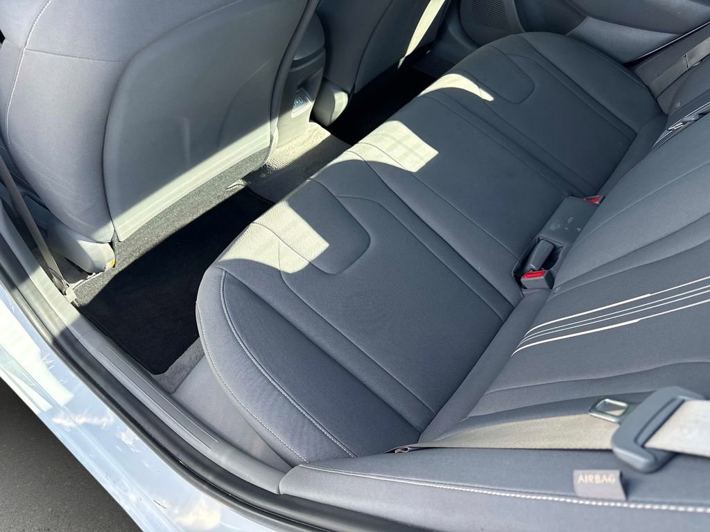 Used 2024 Hyundai Elantra SEL image 13