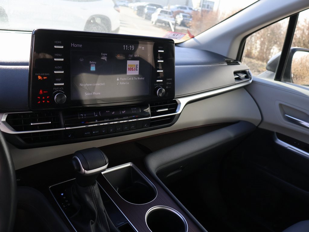 Used 2024 Toyota Sienna XLE image 33