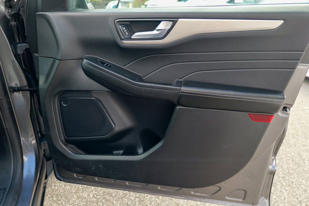 Used 2022 Ford Escape SEL w/ Technology Package image 32