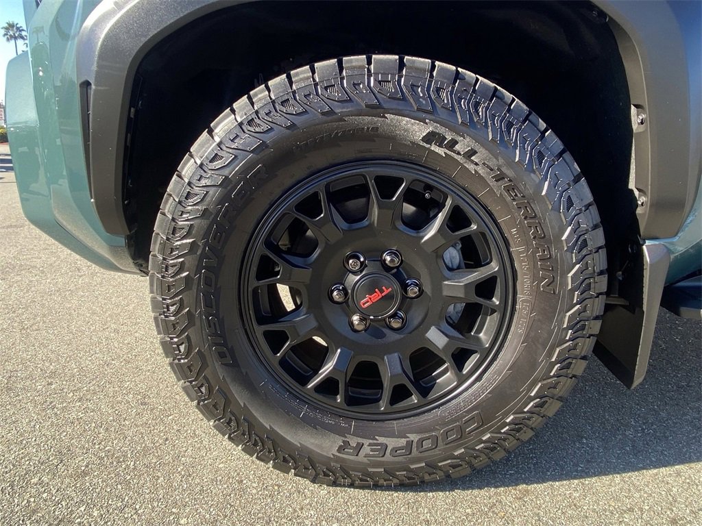 Certified 2025 Toyota 4Runner TRD Off-Road Premium image 12