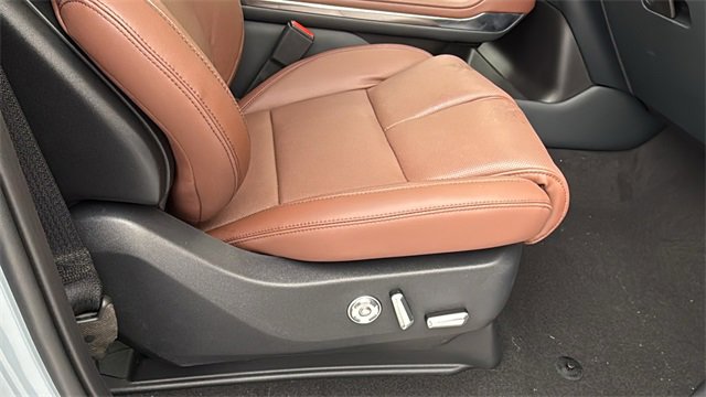 New 2025 Lincoln Navigator L Reserve image 8