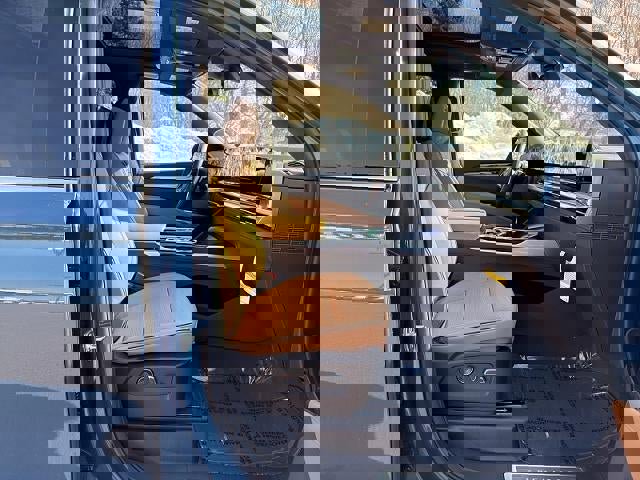 New 2026 Cadillac Escalade ESV Luxury w/ Touring Package AWD/4WD image 17