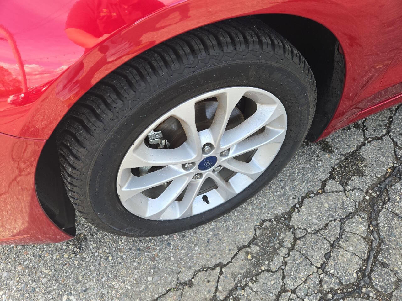 Used 2020 Ford Fusion SE FWD image 11