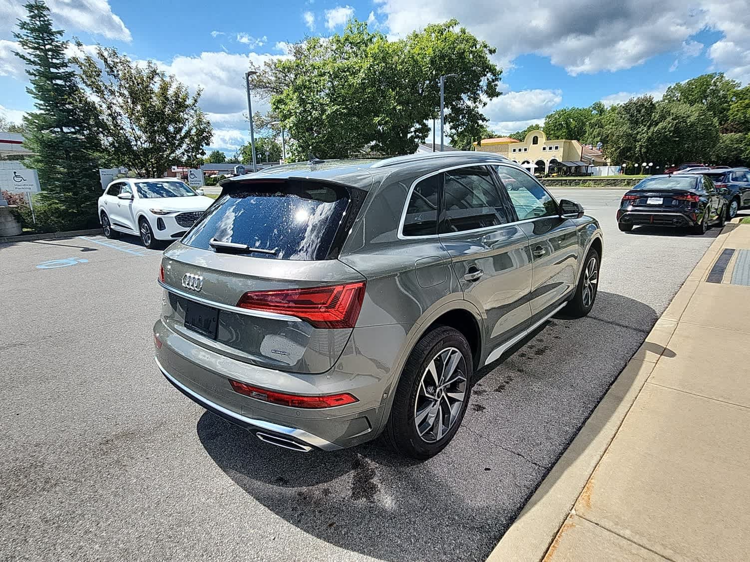 Used 2023 Audi Q5 2.0T Prestige AWD/4WD image 18