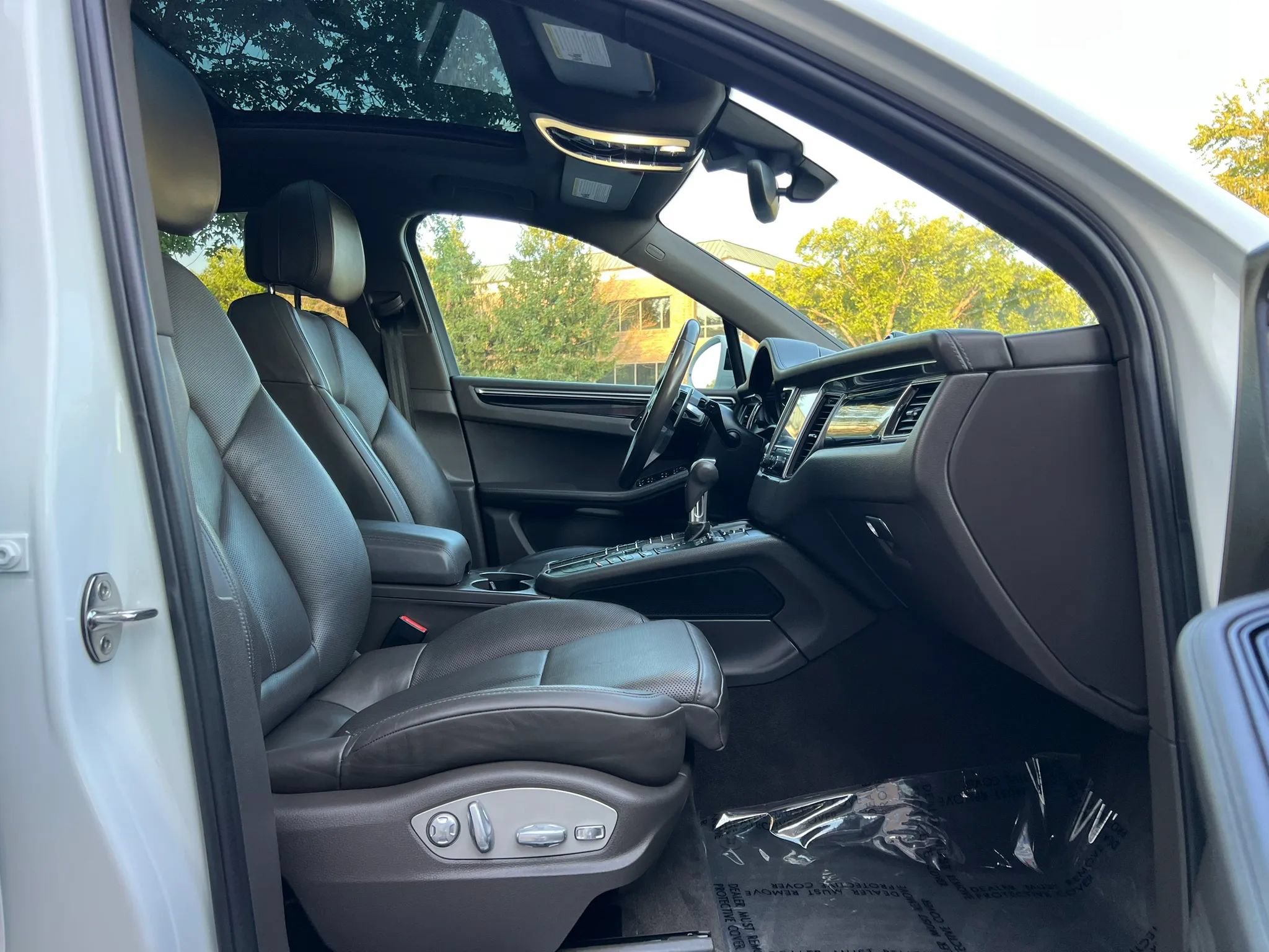 Used 2017 Porsche Macan S AWD/4WD image 18