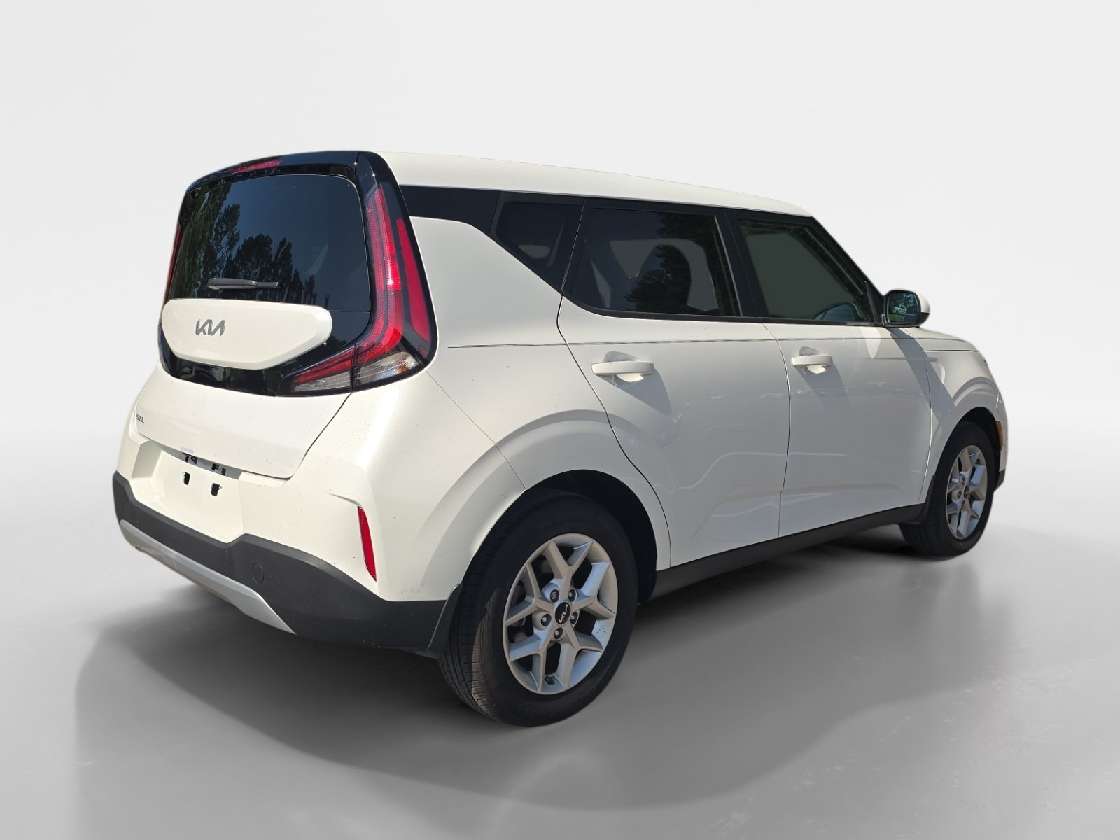 Used 2024 Kia Soul LX w/ Option Group 015 FWD image 6