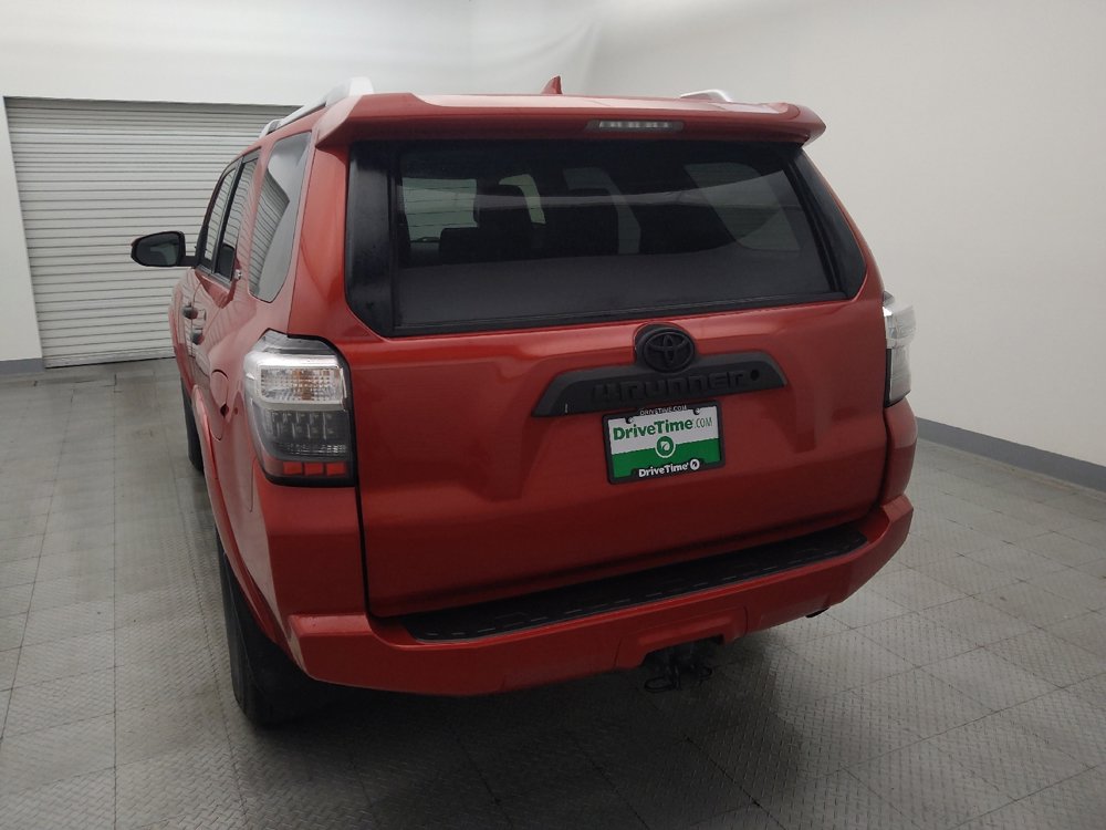 Used 2017 Toyota 4Runner SR5 AWD/4WD image 6