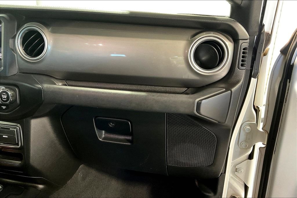 Used 2020 Jeep Wrangler Unlimited Sahara image 19