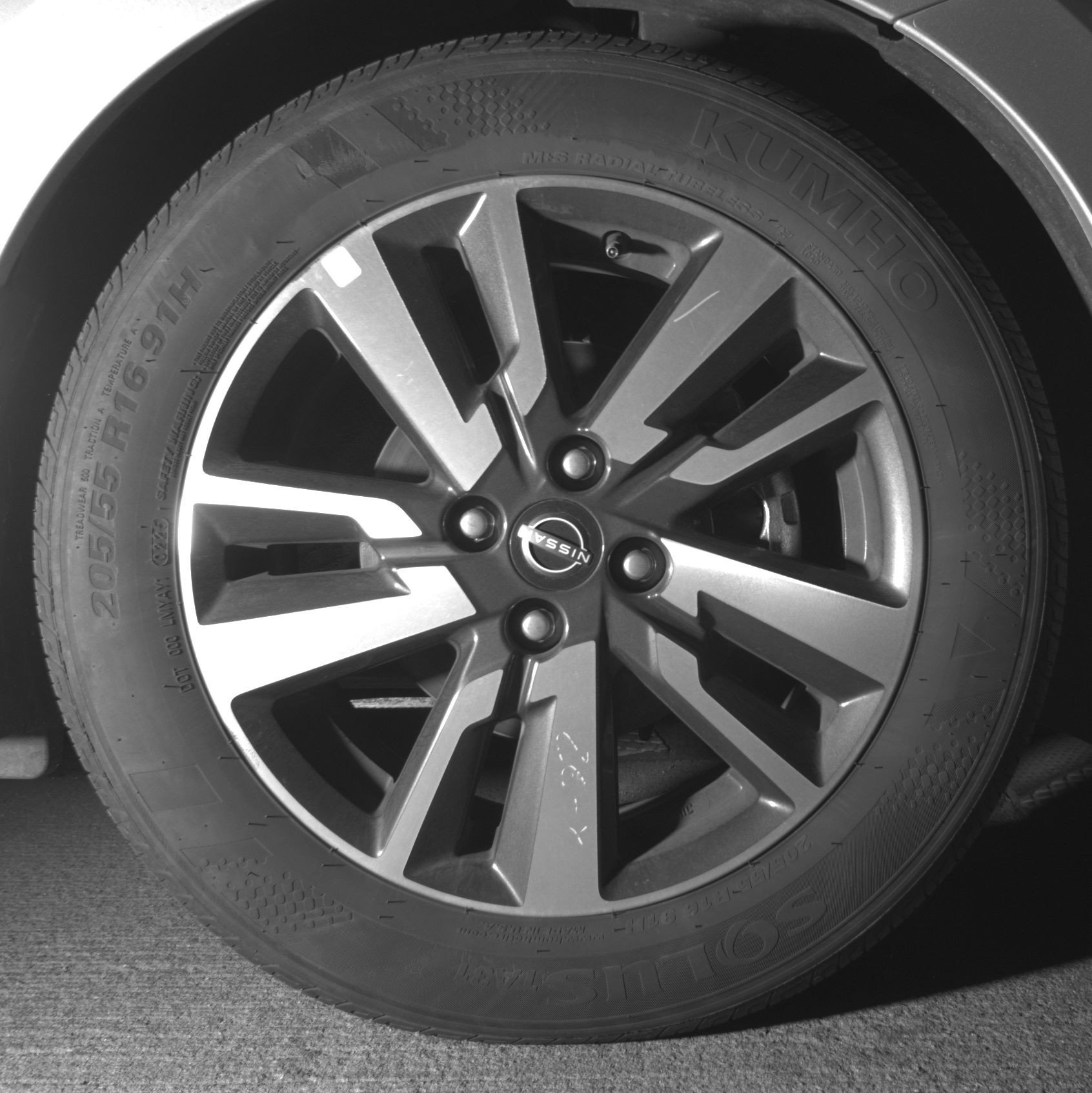 Used 2025 Nissan Versa SV FWD image 13