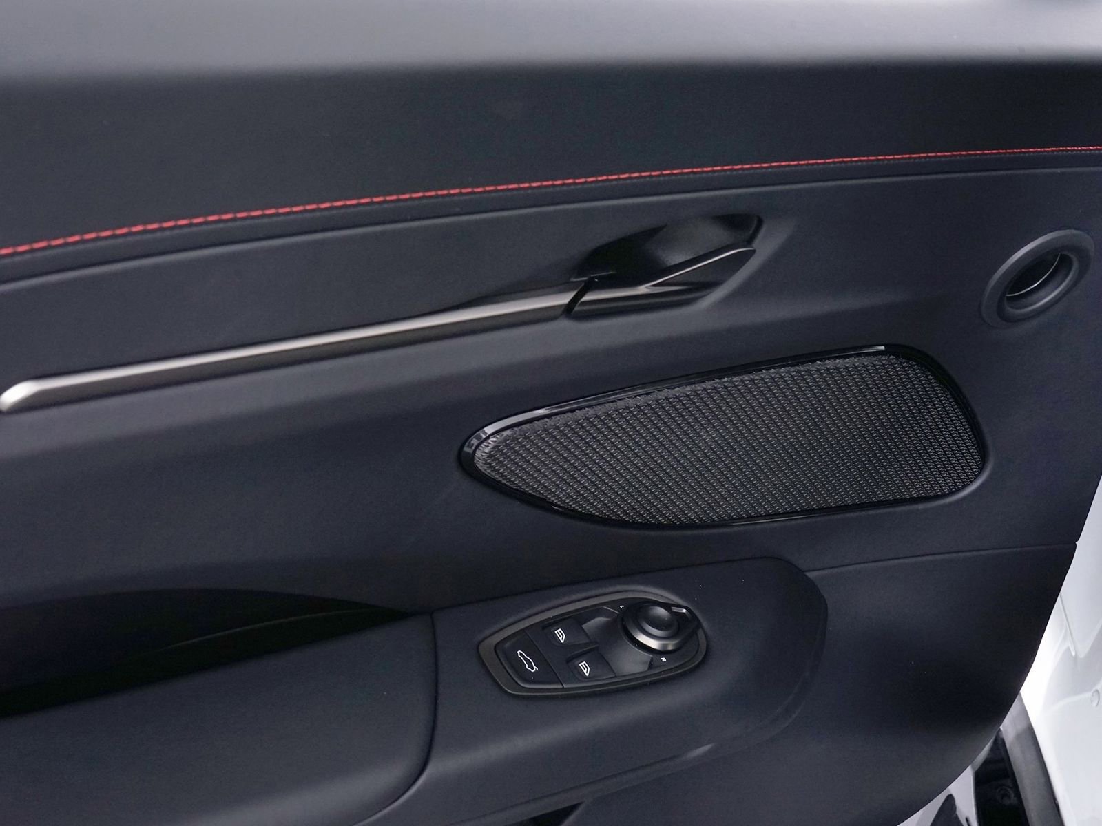 New 2026 Aston Martin V8 Vantage S image 32