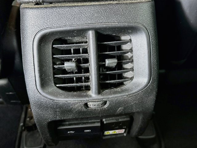 Used 2020 Jeep Cherokee Limited FWD image 29