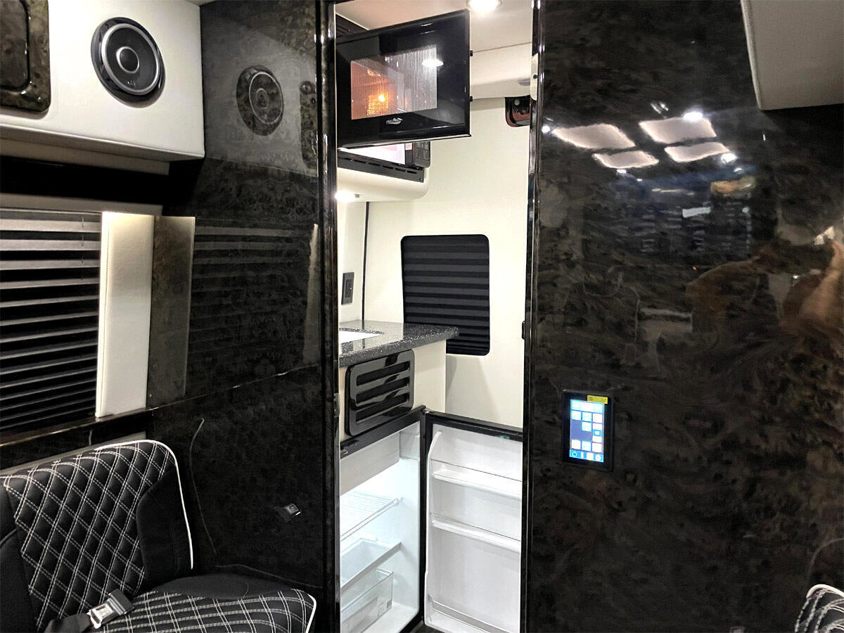 Used 2022 Mercedes-Benz Sprinter 3500 image 5