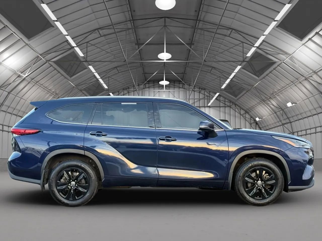 Used 2021 Toyota Highlander XLE image 8