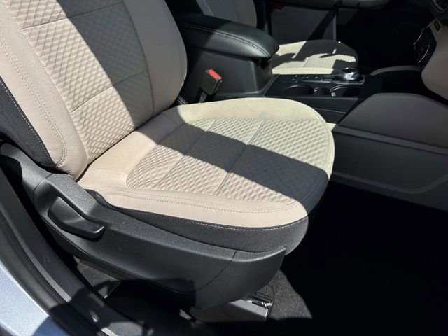 Used 2022 Ford Escape SE w/ SE Sport Appearance Package FWD image 15
