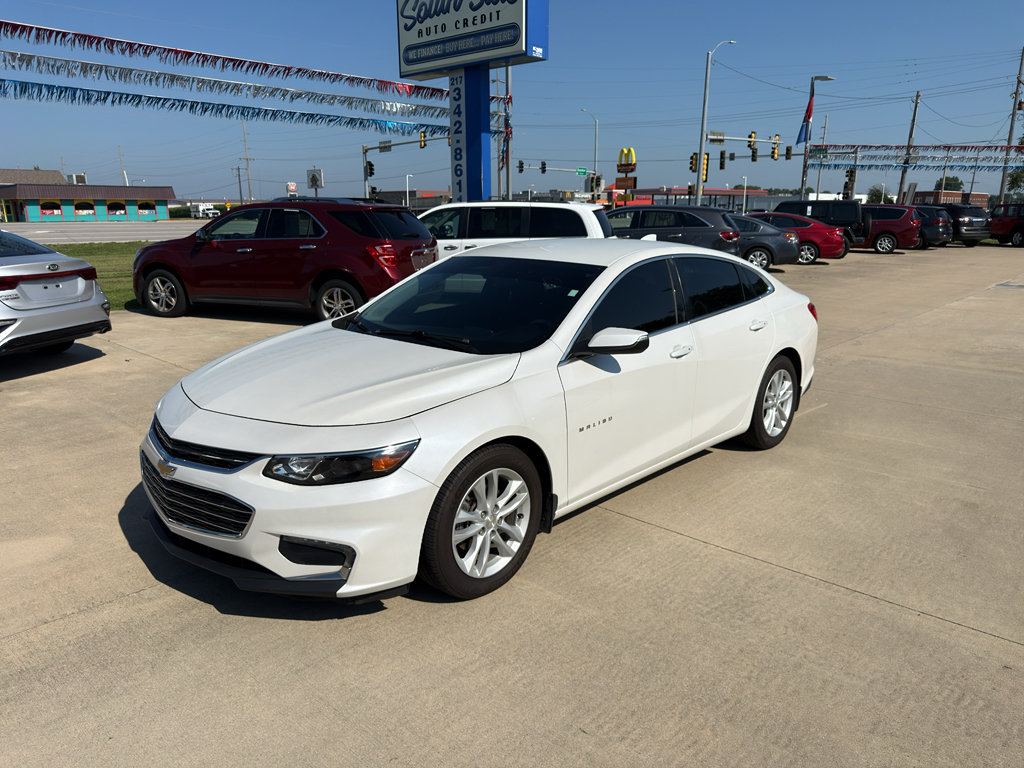 Used 2016 Chevrolet Malibu LT FWD image 1