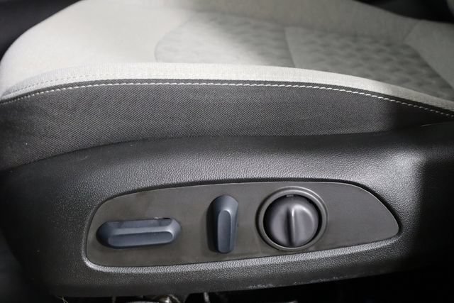 Used 2022 Chevrolet Equinox LT FWD image 16