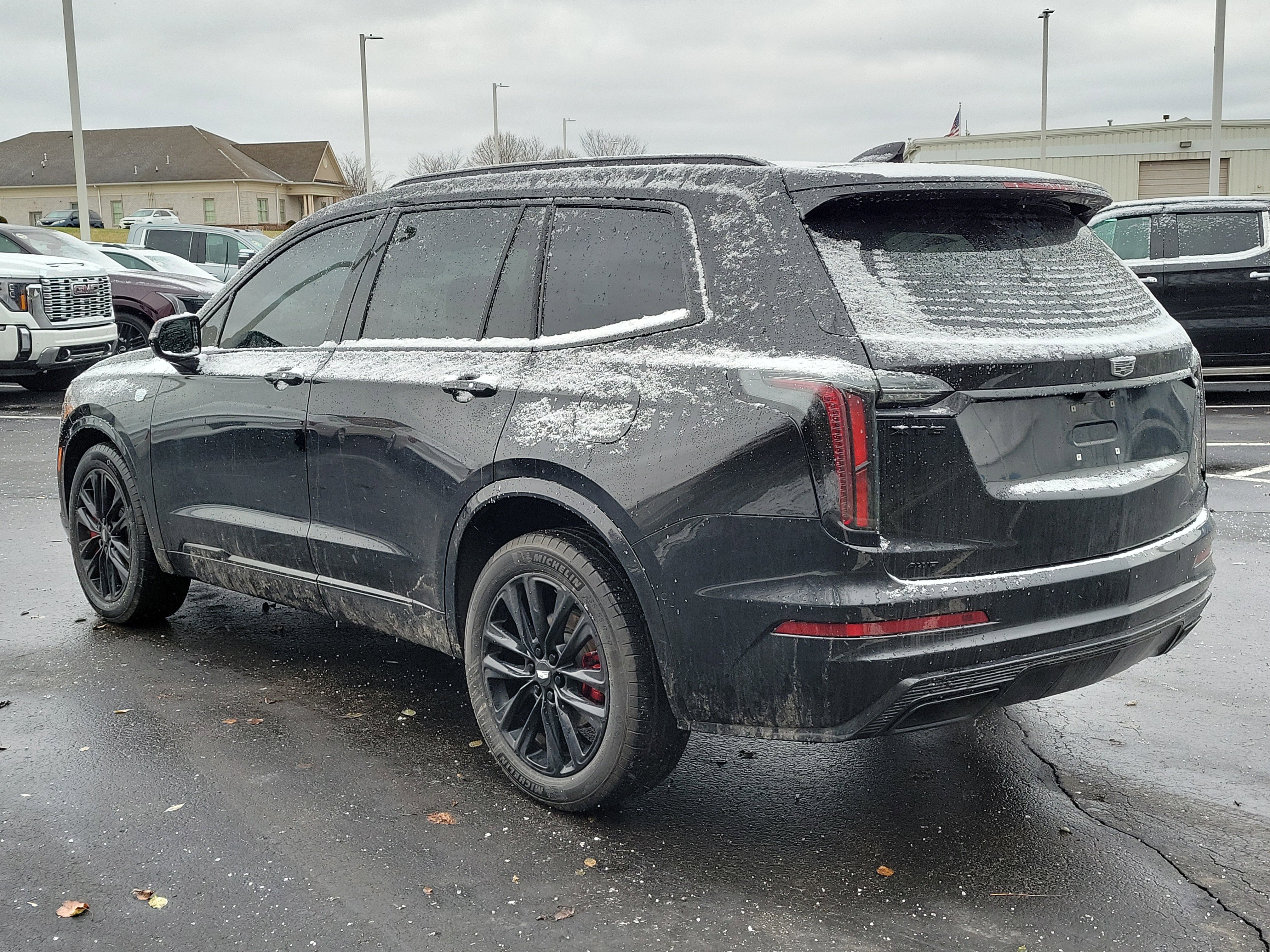 Used 2023 Cadillac XT6 Sport w/ LPO, Onyx Lite Package image 4