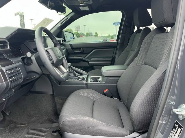 Used 2025 Toyota 4Runner SR5 AWD/4WD image 5