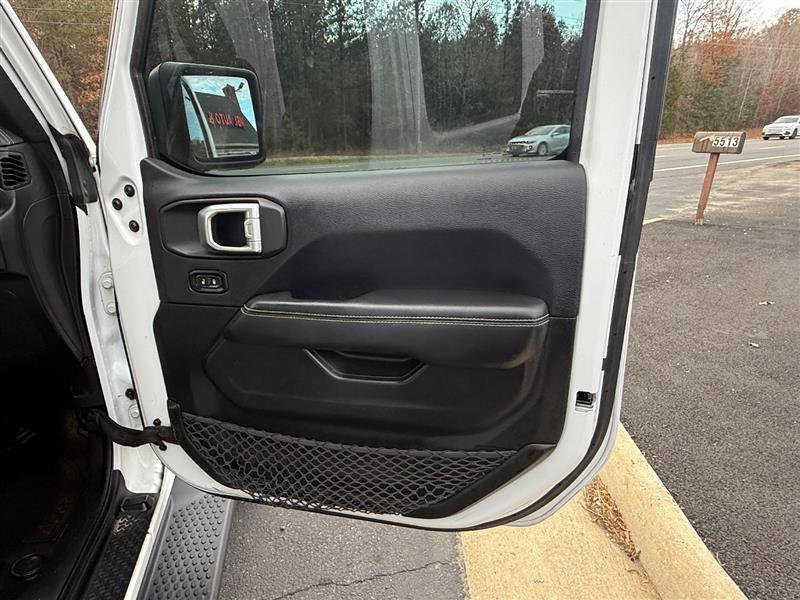 Used 2019 Jeep Wrangler Unlimited Sahara image 19