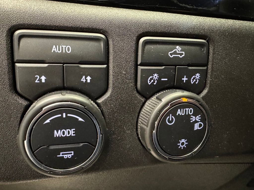 Used 2023 Chevrolet Silverado 1500 LT image 25